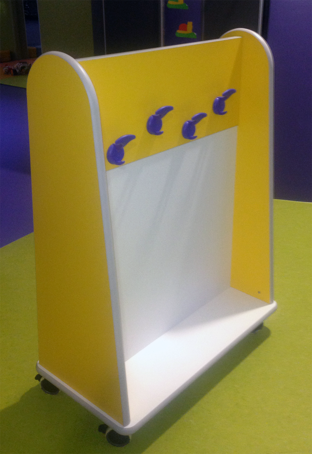 Perchero móvil doble Perchero móvil doble