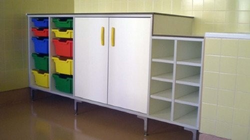 Cambiador 2 puertas y gavetero