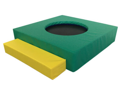 Trampolín con protección + escalón