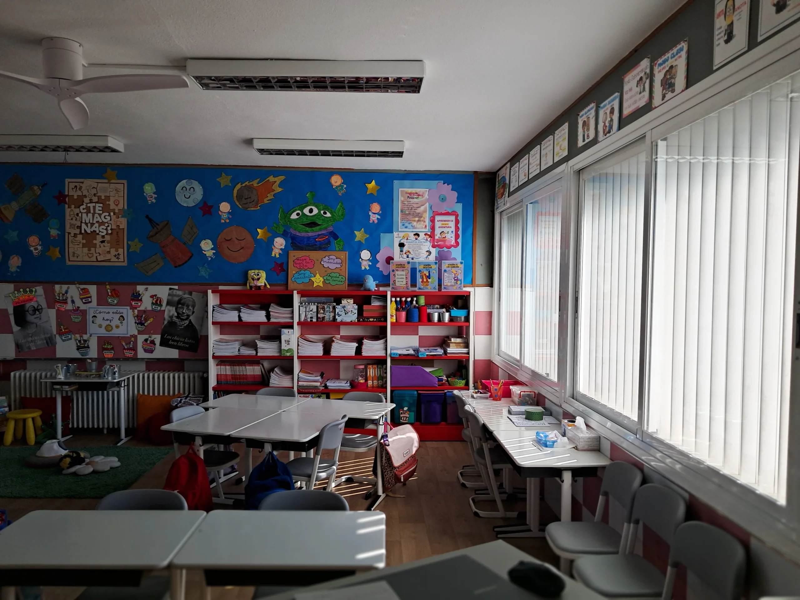 mesas para aula de universidad, sillas y mesas ergonómicas